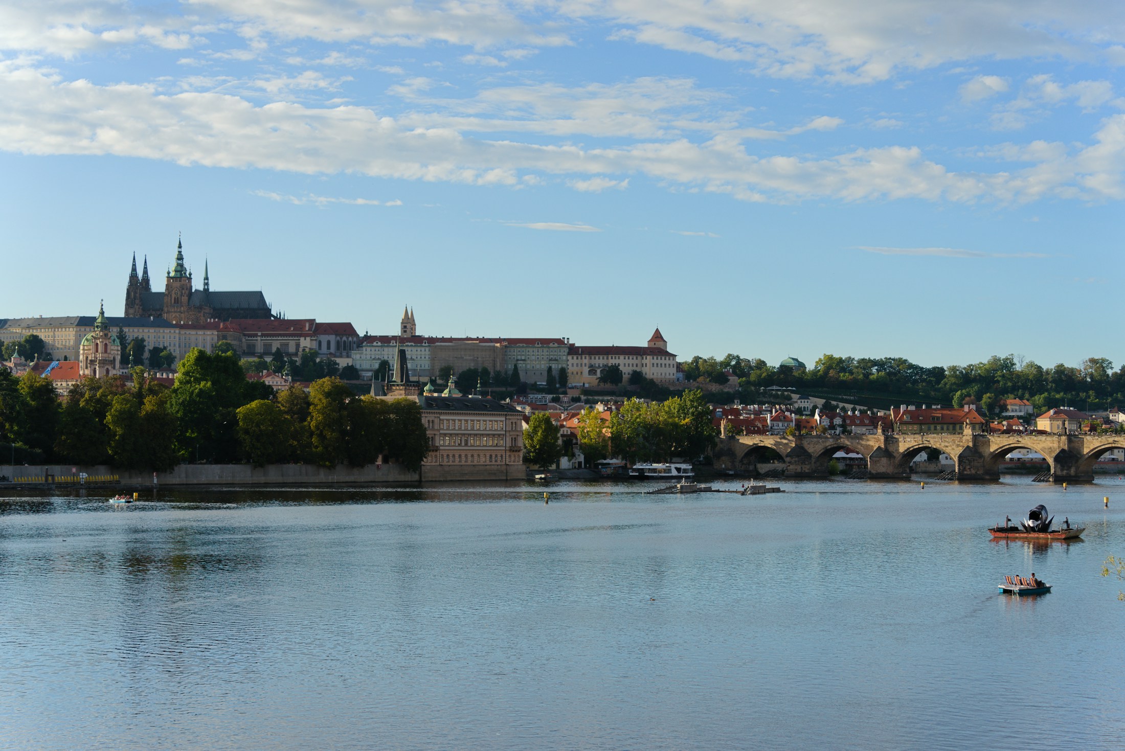 Pražské panorama, řeka a Karlův most